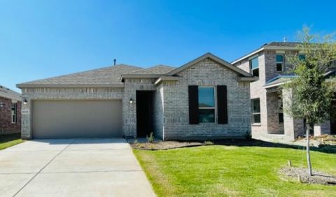 1838 Aslynn Circle, Aubrey